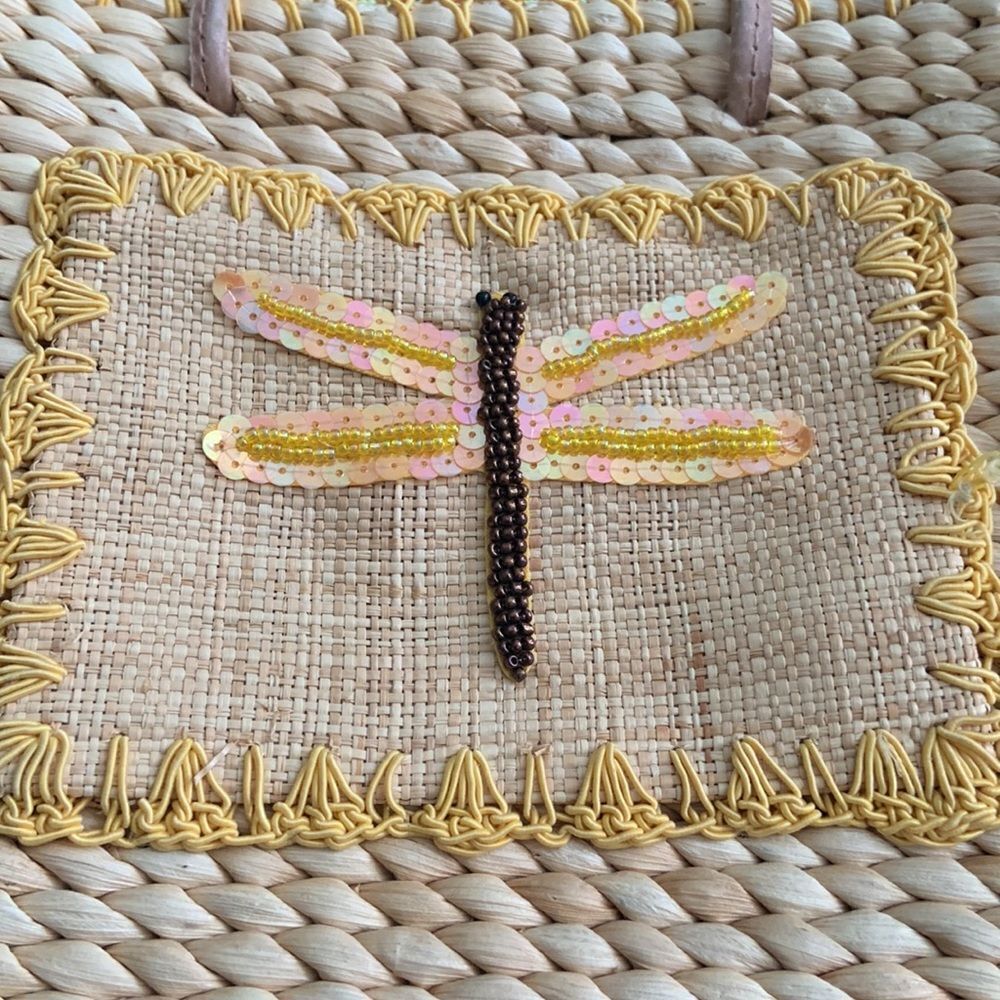 1990’s handwoven corn husk mini tote bag with a dragonfly appliqué and a yellow - Picture 2 of 16